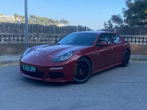 importación de coches de Dubai y Alemania a España, en la imagen se aprecia un Porsche