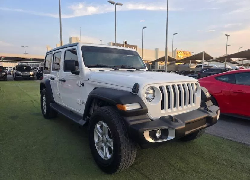 Calcula los costes de importación de un vehículo de Dubai a España